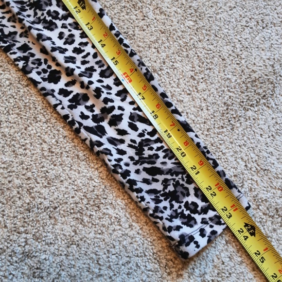 LEOPARD Print Full Zip Active Jacket by Ellen Tracy Sz S - Picture 11 of 12